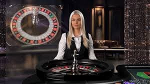 Người dùng Việt Nam thưởng thức game slot xsld trên điện thoại với giao diện thân thiện